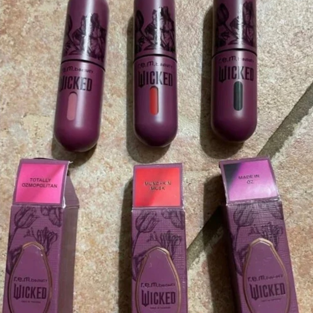 R.E.M. Beauty Made in Oz Munchkin Musk Totally Ozmopolitan 3 bundle lip NEW